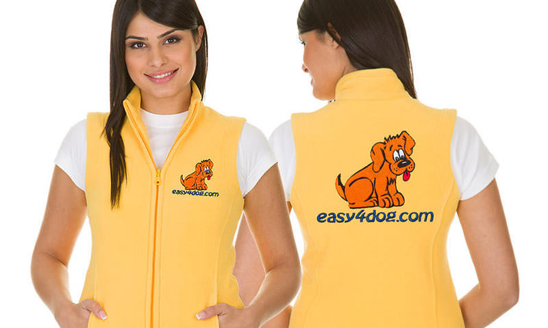 Fleece-Westen in der Farbe Sonnengelb als Promotionbekleidung von der Stickerei Stoiber. Fleece-Westen in der Farbe Sonnengelb als Promotionbekleidung von der Stickerei Stoiber.