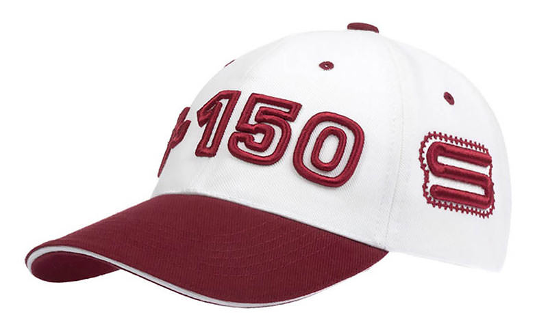 Bordeaux Basecap mit Textilbeflockung von der Stickerei Stoiber. Bordeaux Basecap mit Textilbeflockung von der Stickerei Stoiber.